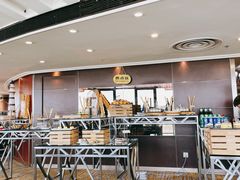 自助取餐区-汇泉王朝大饭店-旋转餐厅(南海路店)