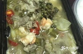 Sour Soup Beef and Shrimp Dumplings