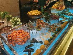 -广州万富希尔顿酒店·感趣自助餐厅·金秋蟹宴生蚝海鲜刺身