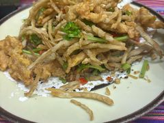 -香巴拉云南餐厅(华莱坞店)