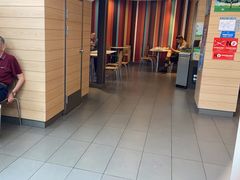 -麦当劳(乳山路店)