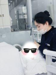 -靓芙泉专研痘痘肌