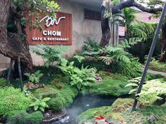 -Chom Cafe and Restaurant