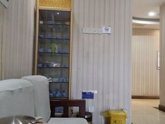 -优伢仕口腔(汽车西站店)