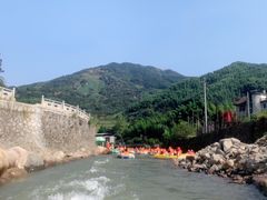 -虎啸峡漂流