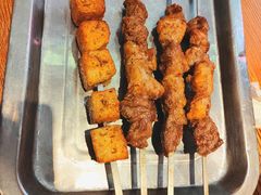 带签羊肉串-清真吴记门钉肉饼·喜多利