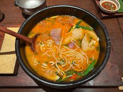 -银米·云南传统过桥米线(双廊黑金冠店)