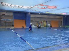 -戊辰亲子游泳俱乐部