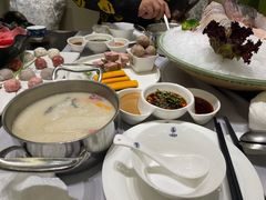 -红鼎豆捞·非遗鲍皇汤火锅(宝丰路店)