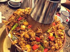 -沪小二炭火蛙锅(淮海中路美食不夜城店)