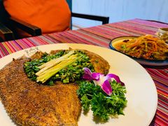 -香巴拉云南餐厅(华莱坞店)