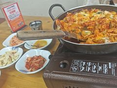 -亲昵春川鸡排(韩国美食街店)