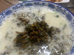 雪菜肉丝面-雪琴面馆富安特色鱼汤面(城中花园店)