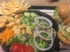 -The Habit Burger Grill 哈比特汉堡(复兴soho店)