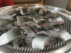 -围炉肉舍•炭烤活鳗•丹东海鲜烤肉(步行街店)