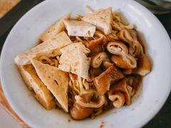 -松树干拌面店