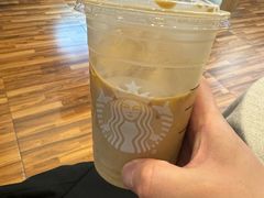 -星巴克(上海长宁来福士1F店)