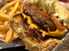 -The Habit Burger Grill 哈比特汉堡(复兴soho店)