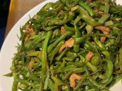 鲜豆角炒肉丝-姥姥家春饼店(佳亿时尚广场店)