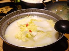 -吃饭皇帝大土家民族菜(正大广场店)