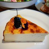 外摆用餐氛围感十足，超级适合约会的西餐厅