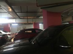 -丽丰购物中心·停车场