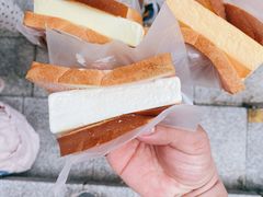 -詹爷爷乌节路街头冰淇淋