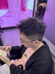 -藤野造型烫染·漂发