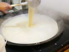 -靠山屯东北农家菜(八龙桥雅苑店)
