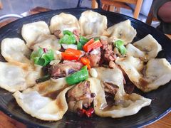 地锅小公鸡-十二道丰味·徐州土菜·烧烤(何山路店)