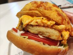 鸡扒滑蛋菠萝包-柠檬树茶餐厅(海雅缤纷城店)