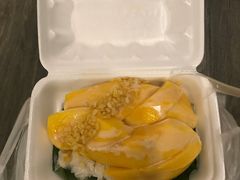 -芒果糯米饭摊子