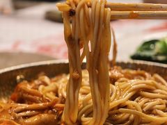 -肥肥虾庄·金牌油焖大虾(汉街SKP店)