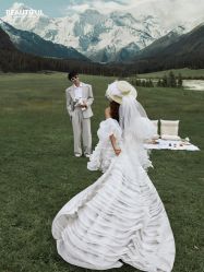 -至臻微拉婚纱摄影