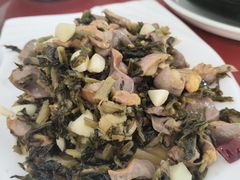 咸菜炒鸡胗-雁荡老杨土菜馆
