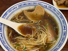 红汤底-同得兴 Since·1995 传统苏式面馆(嘉馀坊店)