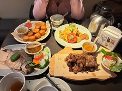 -大头虾越式风味餐厅(光明广场店)