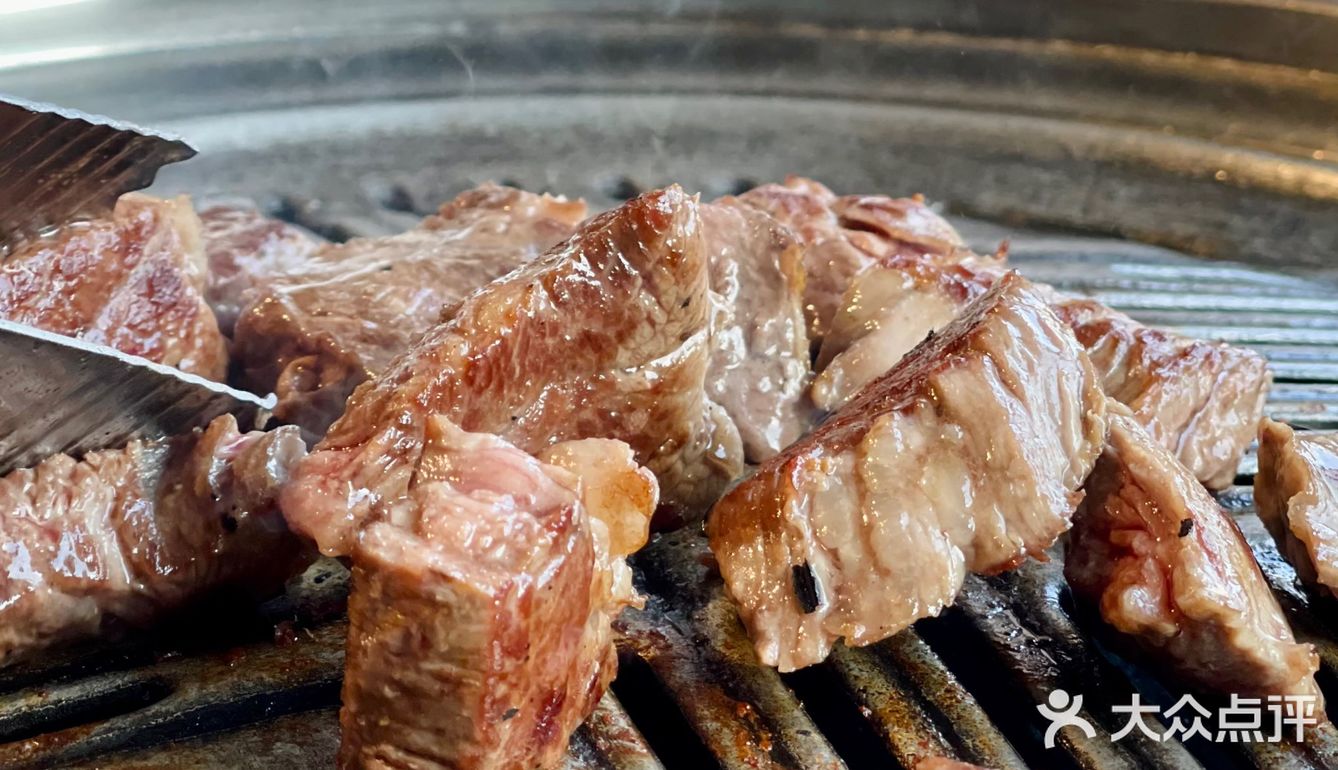 这一刻我被馋到了🥩韩式烤肉也有熟成牛排。