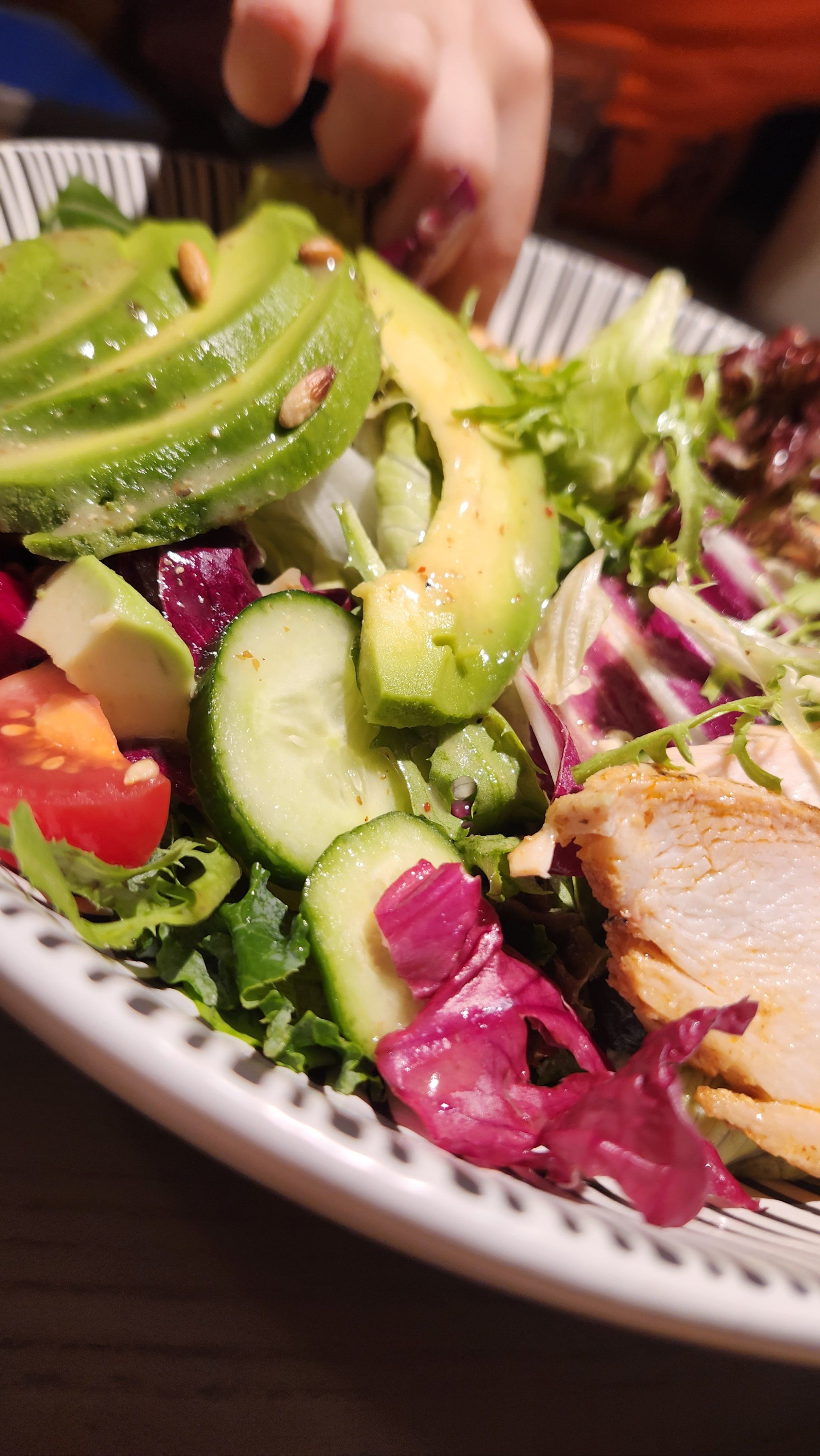 环境优美,服务很好,菜品美丽,口味独特