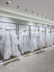 点击看大图 -Renee芮亦婚纱