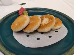 芝士拉丝墨鱼饼-红馆喜宴(十亩地店)