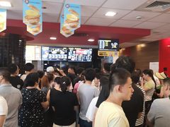 等位区-麦当劳(四川北路店)