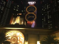 夜晚摩天轮灯光效果-影汇之星8字形摩天轮