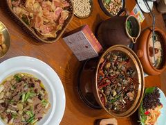 -老滇山寨•云南特色菜•地方菜•民族风情歌舞表演(金碧店)