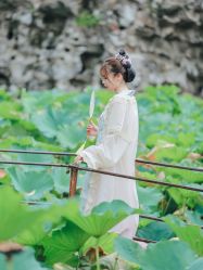 -一揽芳华汉服旗袍体验馆(拙政园店)