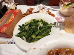-肥肥虾庄·金牌油焖大虾(汉街SKP店)