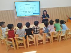 -小门牙好性格托育(北外滩中心)