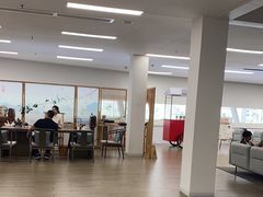 -深圳锦龙奥迪4S店(前海店)