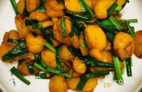 Stir-fried Small Potatoes with Leeks
