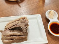 手抓羊肉半斤-贯贯吉·清真餐厅(浙江中路店)